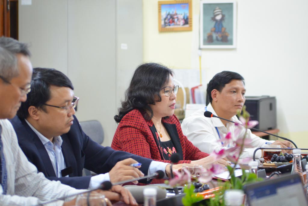 Thứ trưởng Ngô Thị Minh làm việc với Trung tâm Giáo dục Đặc biệt Quốc gia 